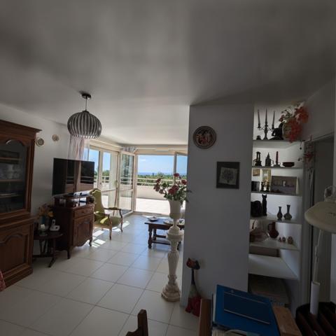 Appartement
                                                                                                                                                                                                                                                                                                                        4 pièce(s)                                                                                                                                                                                                          2 chambre(s)                                                                                                                                                                                                          80  m²