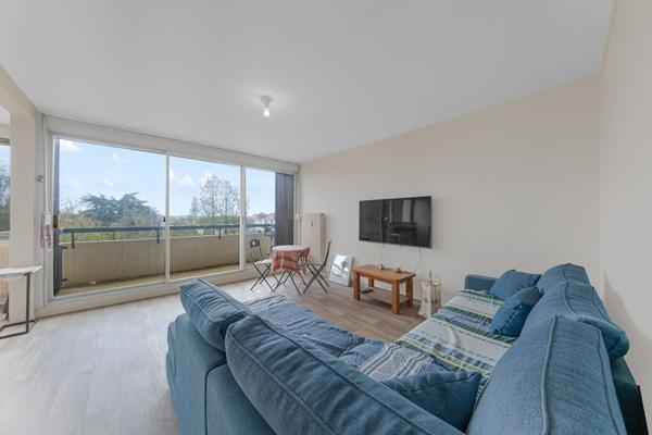 Appartement T3 de 66 m2 en dernier étage, proche centre-ville avec balcon , cave et ascenseur