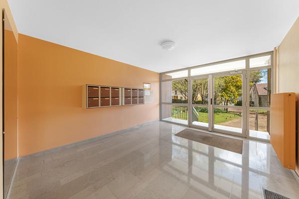 Appartement T3 de 66 m2 en dernier étage, proche centre-ville avec balcon , cave et ascenseur
