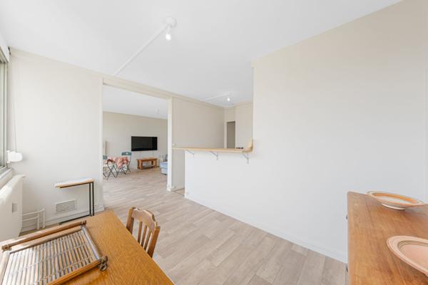 Appartement T3 de 66 m2 en dernier étage, proche centre-ville avec balcon , cave et ascenseur