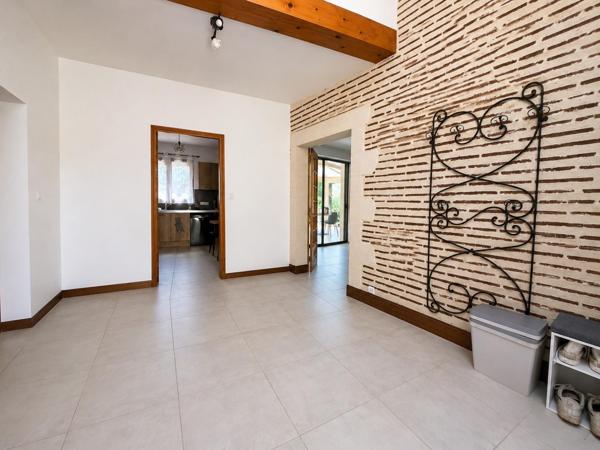 Maison rénovée de plain pied de 133 m² sur un terrain de 2245 m²