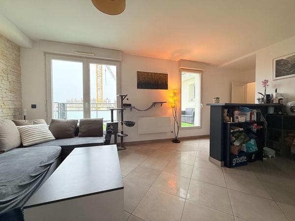 Appartement T2 à Avrillé - ascenseur - terrasse de 40 m²