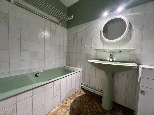 À vendre : Appartement 4 pièces à La Varenne Saint Hilaire