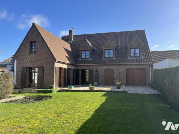GRANDE MAISON située à 2 pas de Calais mais en campagne