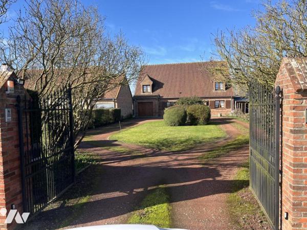 GRANDE MAISON située à 2 pas de Calais mais en campagne