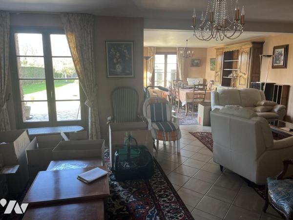 GRANDE MAISON située à 2 pas de Calais mais en campagne