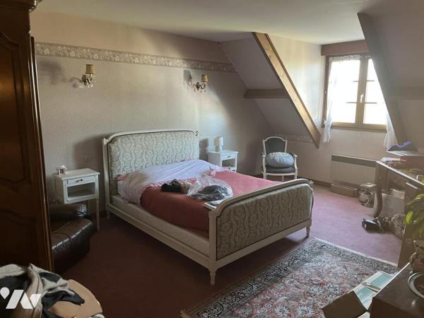 GRANDE MAISON située à 2 pas de Calais mais en campagne