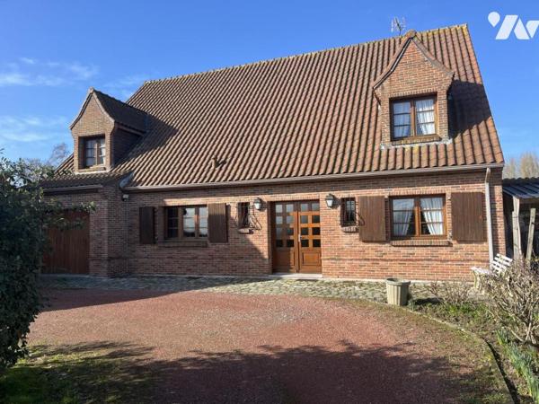 GRANDE MAISON située à 2 pas de Calais mais en campagne