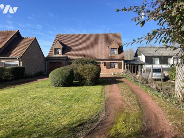 GRANDE MAISON située à 2 pas de Calais mais en campagne