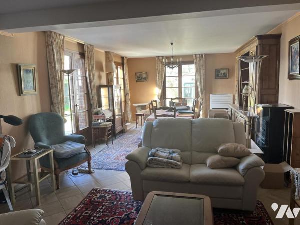 GRANDE MAISON située à 2 pas de Calais mais en campagne