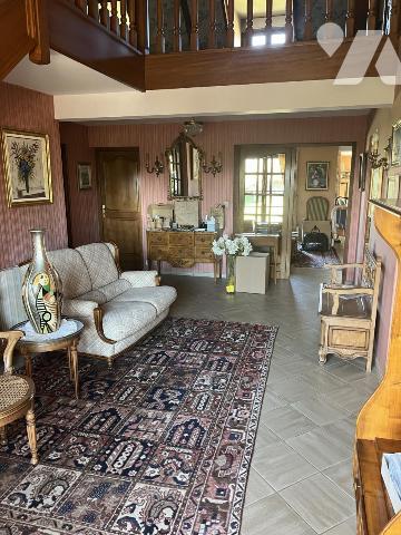 GRANDE MAISON située à 2 pas de Calais mais en campagne