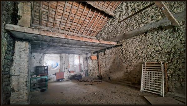 Proche de GRANDPRE (08) Authentique corps de ferme rénové de 172m² avec dépendances sur 1800m² de terrain