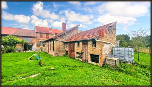 Proche de GRANDPRE (08) Authentique corps de ferme rénové de 172m² avec dépendances sur 1800m² de terrain