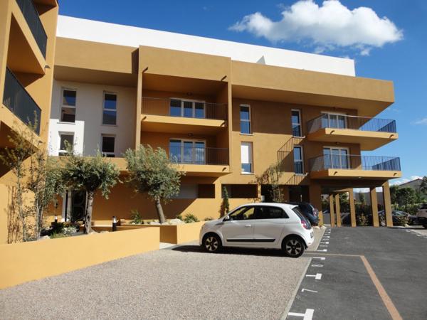 Dpt Pyrénées Orientales (66), à vendre POLLESTRES appartement T3 de 62.55 m² avec terrasse et stationnement en sous-
