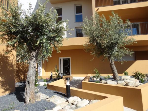 Dpt Pyrénées Orientales (66), à vendre POLLESTRES appartement T3 de 62.55 m² avec terrasse et stationnement en sous-