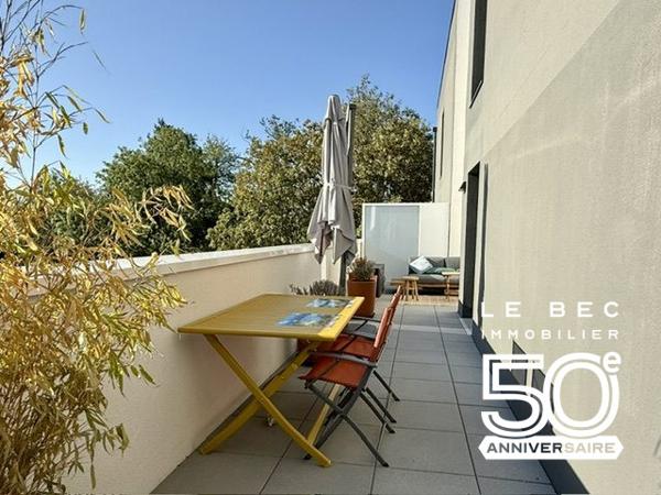 VANNES CENTRE – Appartement T2 avec belle terrasse et stationnement