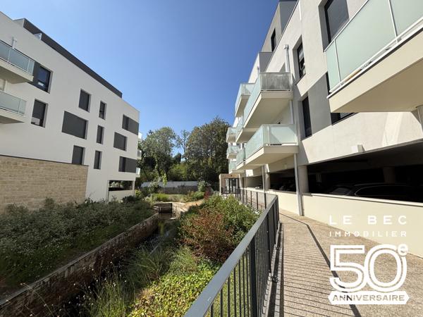 VANNES CENTRE – Appartement T2 avec belle terrasse et stationnement