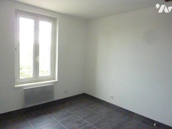 EXINCOURT, immeuble six appartements  sur 19a 88ca de terrain constructible