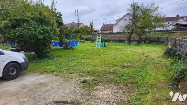 EXINCOURT, immeuble six appartements  sur 19a 88ca de terrain constructible