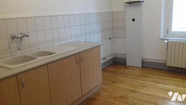 EXINCOURT, immeuble six appartements  sur 19a 88ca de terrain constructible