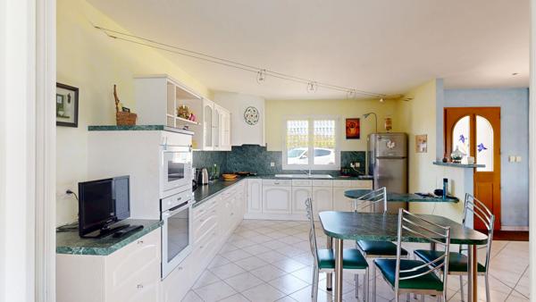 Belle propriété  sur environ 10 hectares proche Seurre (21) et à 25 minutes de Beaune