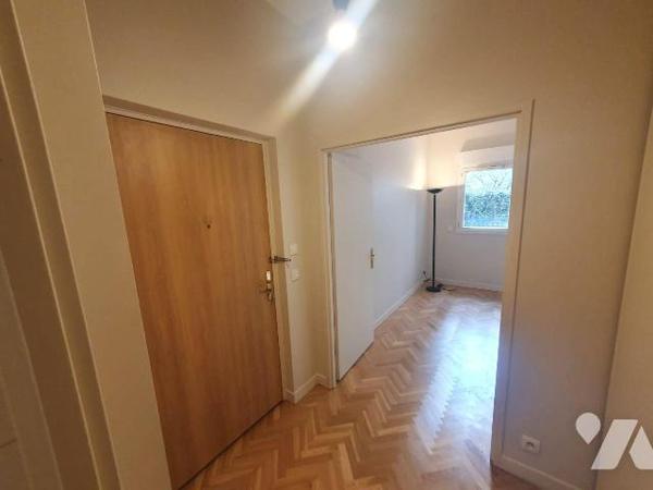 Appartement de type F1 à Vendre à Boulogne-Billancourt (92100) en Hauts-de-Seine (92), dans une...