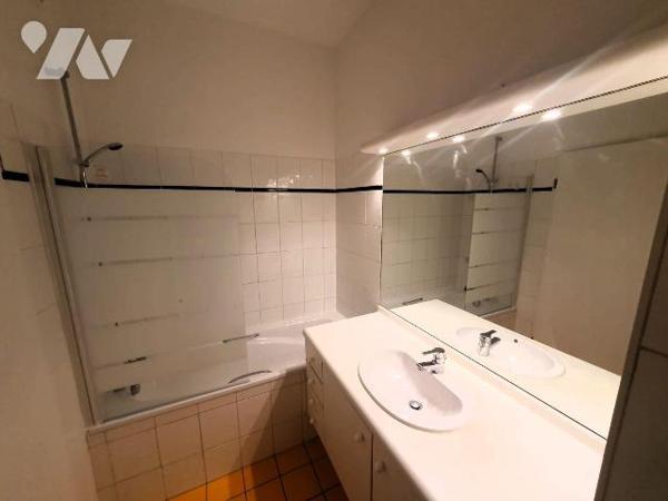 Appartement de type F1 à Vendre à Boulogne-Billancourt (92100) en Hauts-de-Seine (92), dans une...