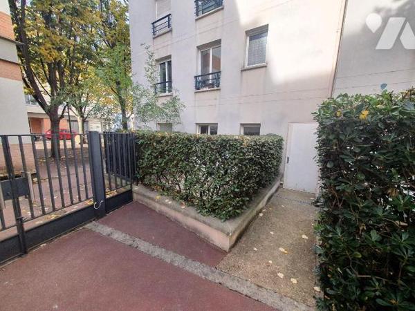 Appartement de type F1 à Vendre à Boulogne-Billancourt (92100) en Hauts-de-Seine (92), dans une...