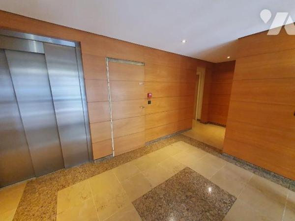 Appartement de type F1 à Vendre à Boulogne-Billancourt (92100) en Hauts-de-Seine (92), dans une...