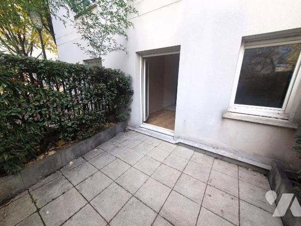 Appartement de type F1 à Vendre à Boulogne-Billancourt (92100) en Hauts-de-Seine (92), dans une...