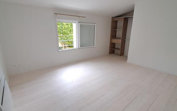 Maison à louer    3 pièces • 92,24 m2 Saint-Jean-d'Angély