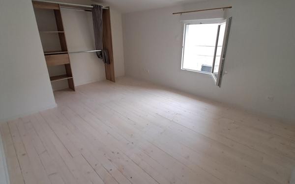Maison à louer    3 pièces • 92,24 m2 Saint-Jean-d'Angély