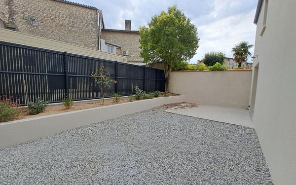 Maison à louer    3 pièces • 92,24 m2 Saint-Jean-d'Angély