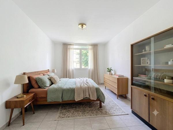 A 12 minutes à pied de la gare RER de Poissy - T4 - 69m2 - 3 chambres - Cave