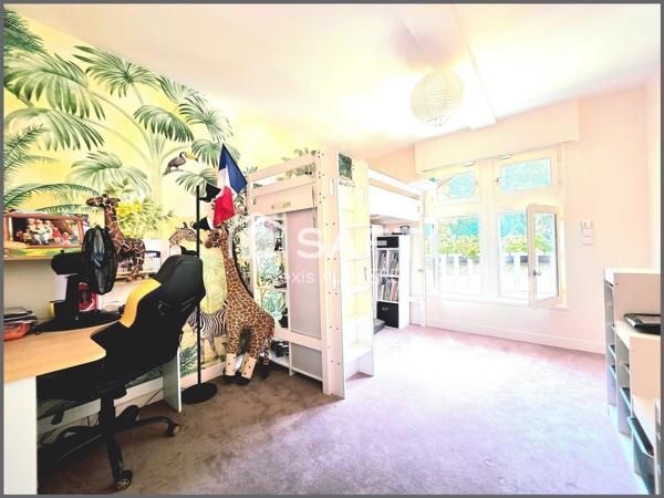 MAISON 340 M2