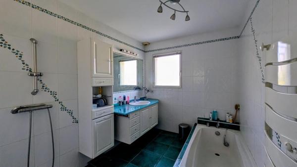Maison à Grézieu-la-Varenne, 69290 - 8 pièces 212m²