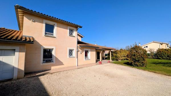 Maison à Grézieu-la-Varenne, 69290 - 8 pièces 212m²