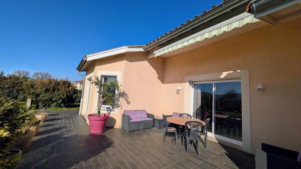 Maison à Grézieu-la-Varenne, 69290 - 8 pièces 212m²