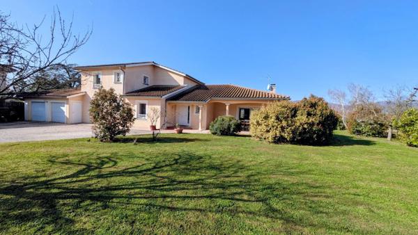 Maison à Grézieu-la-Varenne, 69290 - 8 pièces 212m²