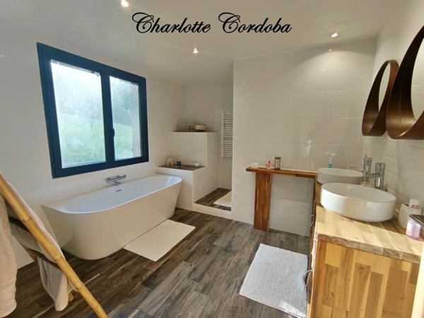 Maison en pierre avec grange attenante – Lagarrigue