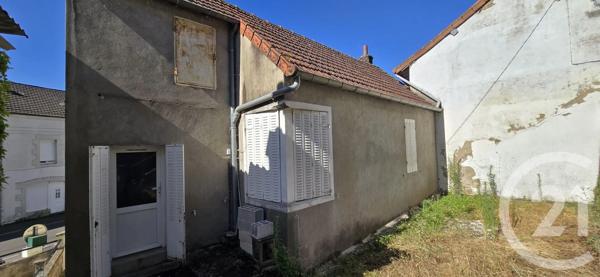 Maison à vendre  6 pièces - 135 m 2   LE CREUSOT  - 71