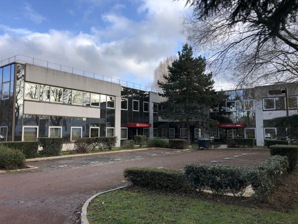 Bureaux à louer à Tremblay-en-France dans Paris Nord 2 avec accès multimodal