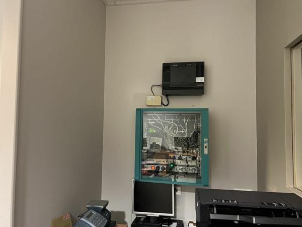VEIGNE BUREAUX A LOUER DE 114 M² AVEC 8 PARKINGS
