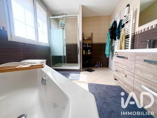 Maison à vendre 8 pièces 130 m² Paray-Vieille-Poste