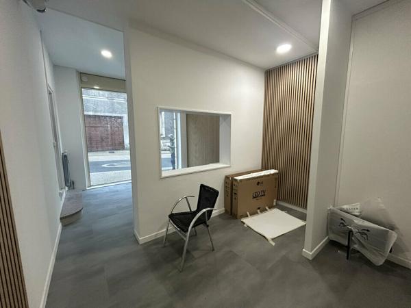 BUREAUX COMMERCIAUX À VENDRE AVEC FORTE VISIBILITÉ – CENTRE-VILLE DE POITIERS - 105m²