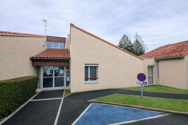 VENTE D'UN IMMEUBLE DE BUREAUX DIVISIBLE SUR PARTHENAY