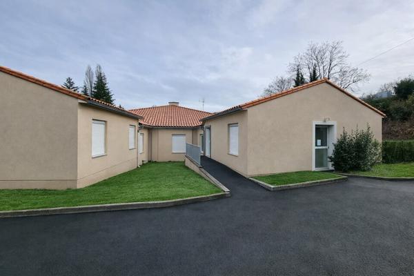 VENTE D'UN IMMEUBLE DE BUREAUX DIVISIBLE SUR PARTHENAY