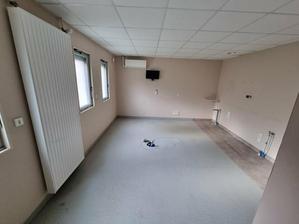 VENTE D'UN IMMEUBLE DE BUREAUX DIVISIBLE SUR PARTHENAY