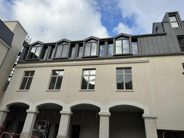 TOURS CENTRE BUREAUX RÉHABILITÉS A LOUER 2 036 M² DIVISIBLES