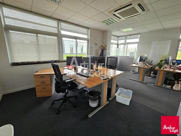 ANGERS OUEST Bâtiment de bureaux indépendant avec terrain à vendre